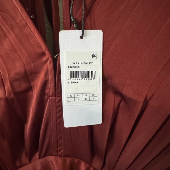 City Chic Burnt Sienna Pleated Midi Dress - Picture 3 of 4